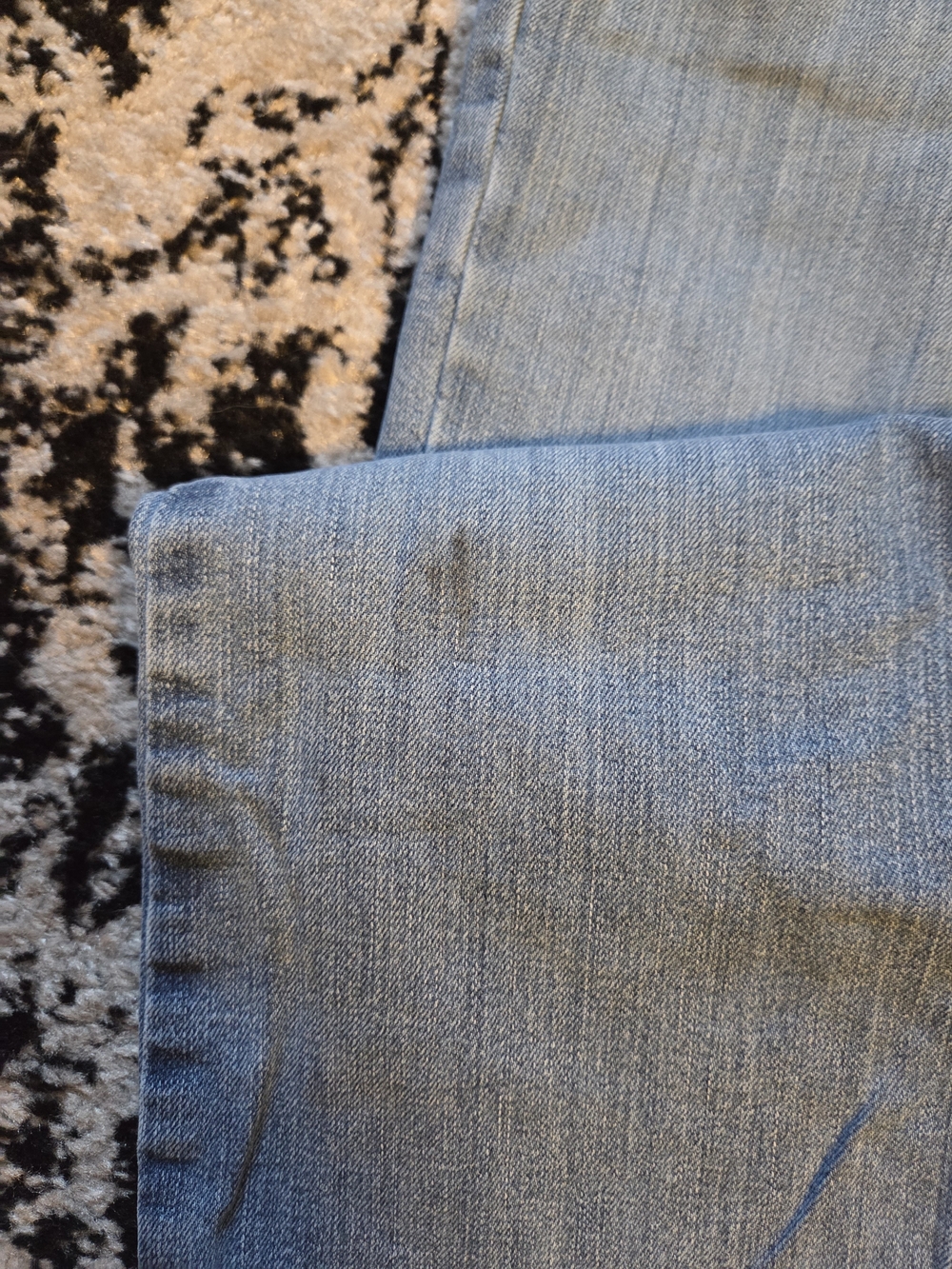 Carhartt Men's Straight Relaxed Fit Jeans in Light Blue Denim - Picture 2 of 4